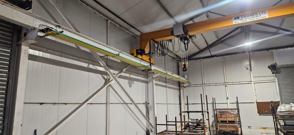 1.5 Tonne Crane and gantry